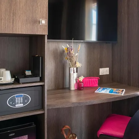 Best Western Premier Le Patio Des Artistes Wellness Jacuzzi-2